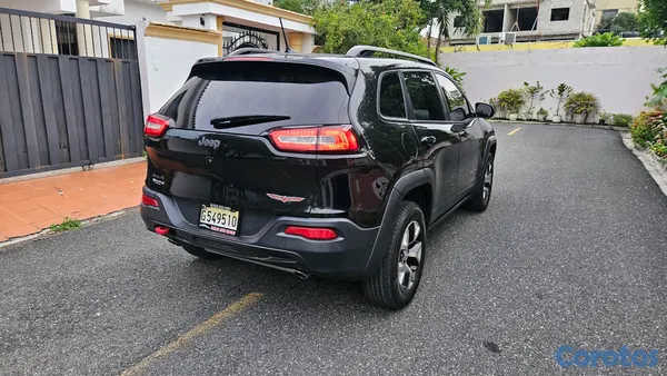 2015 Jeep Cherokee Latitude — foto 9 / 15