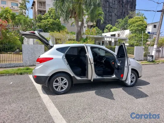 2011 Hyundai Tucson — foto 2 / 11