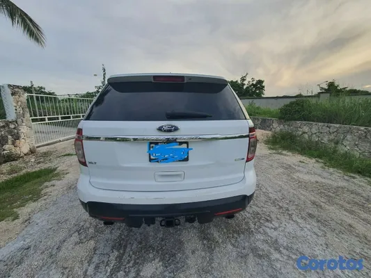 2014 Ford Explorer — foto 2 / 10