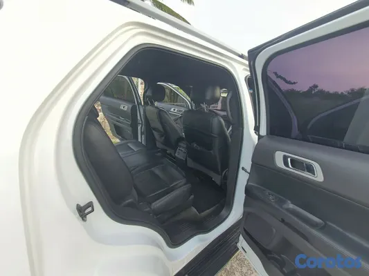 2014 Ford Explorer — foto 5 / 10