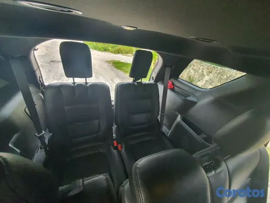 2014 Ford Explorer — foto 7 / 10