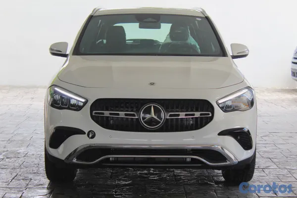 2026 Mercedes-Benz Clase GLA — foto 2 / 11