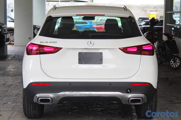 2026 Mercedes-Benz Clase GLA — foto 4 / 11