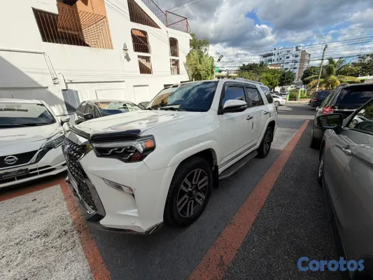 2014 Toyota 4 Runner — foto 2 / 9