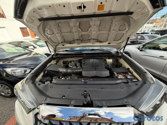 2014 Toyota 4 Runner — foto 4 / 9
