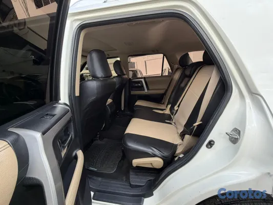 2014 Toyota 4 Runner — foto 8 / 9