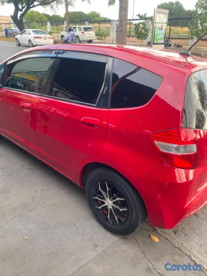 2013 Honda Fit — foto 8 / 17