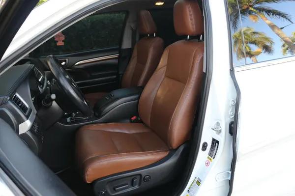 2019 Toyota Highlander — foto 4 / 10