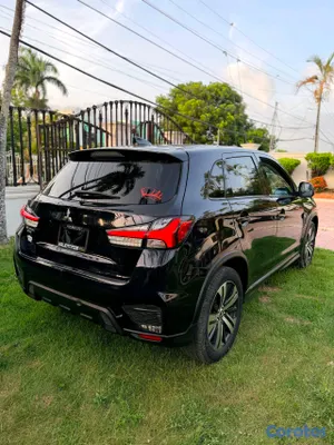 2020 Mitsubishi Outlander — foto 3 / 10