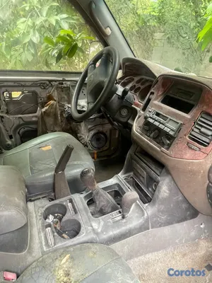 2005 Mitsubishi Montero — foto 3 / 9