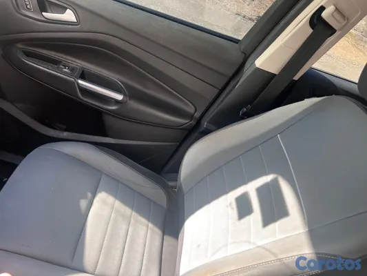 2015 Ford Escape — foto 3 / 13