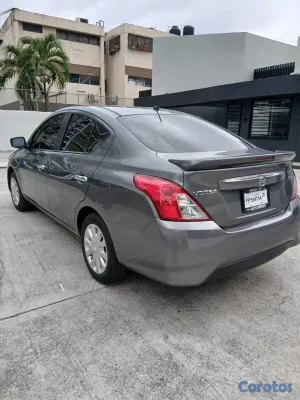 2019 Nissan Versa — foto 2 / 5