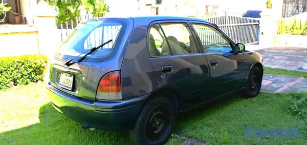 2000 Toyota Starlet — foto 6 / 6