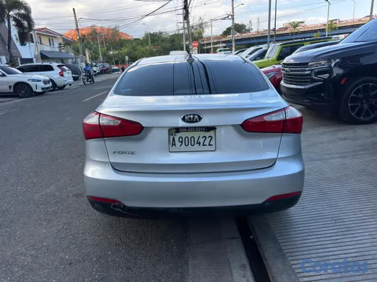 2014 Kia Forte — foto 5 / 9