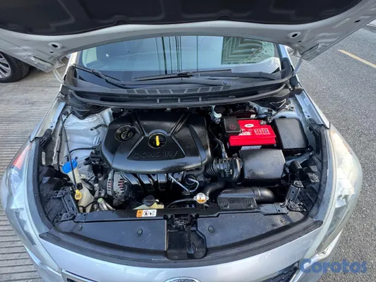 2014 Kia Forte — foto 8 / 9