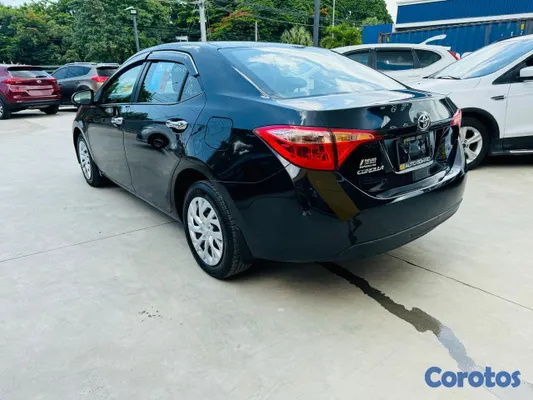 2017 Toyota Corolla — foto 2 / 10