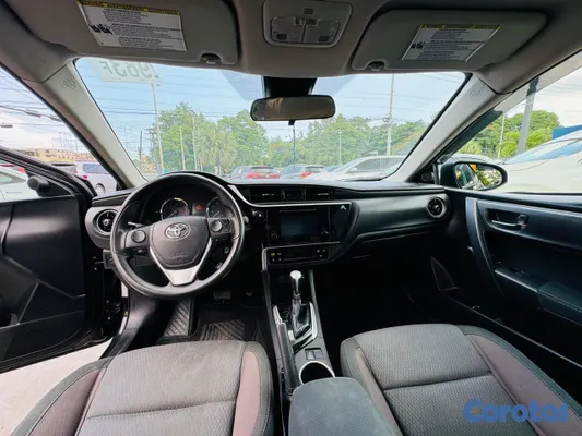 2017 Toyota Corolla — foto 4 / 10