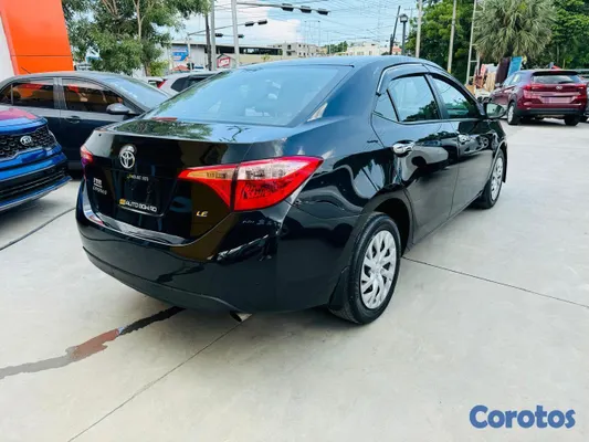 2017 Toyota Corolla — foto 5 / 10