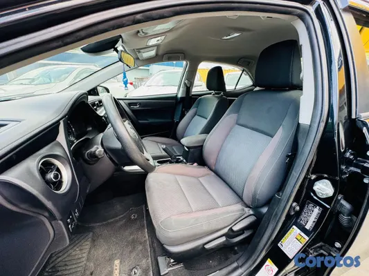 2017 Toyota Corolla — foto 7 / 10