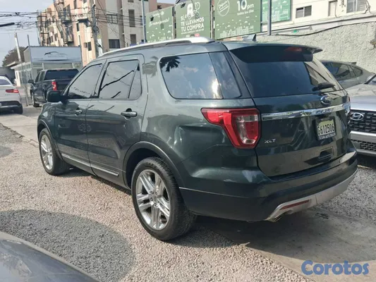 2016 Ford Explorer — foto 5 / 12