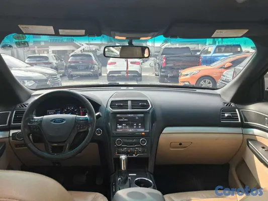 2016 Ford Explorer — foto 9 / 12