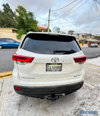 2019 Toyota Highlander — foto 7 / 12