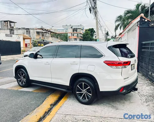 2019 Toyota Highlander — foto 8 / 12
