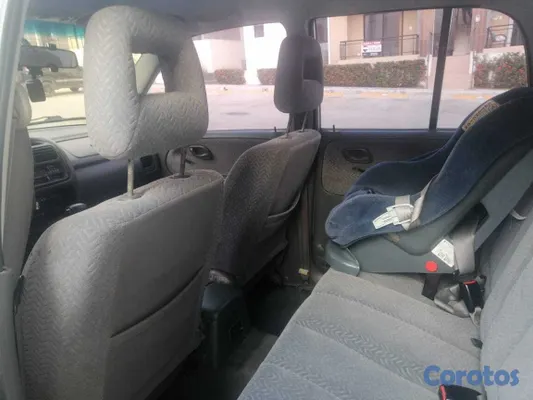 2003 Suzuki Vitara — foto 3 / 10