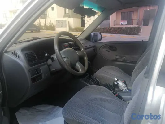 2003 Suzuki Vitara — foto 7 / 10