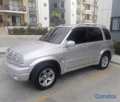 2003 Suzuki Vitara — foto 9 / 10