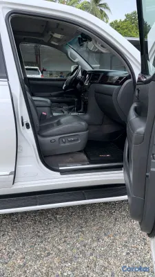 2010 Lexus Lx — foto 3 / 12
