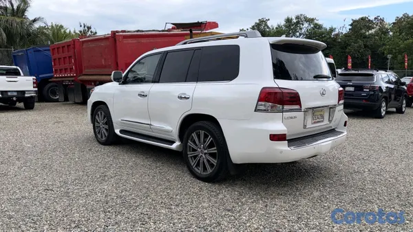 2010 Lexus Lx — foto 6 / 12