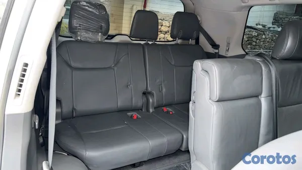 2010 Lexus Lx — foto 9 / 12