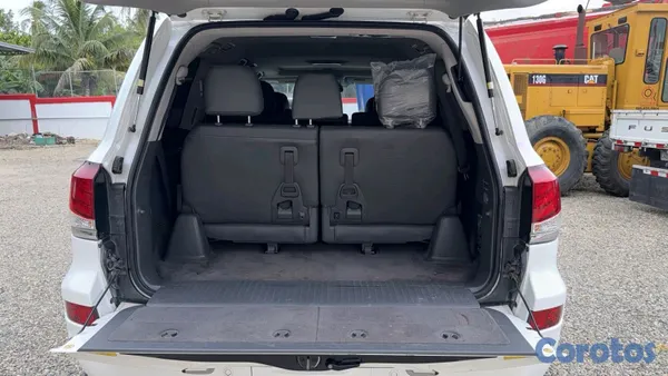 2010 Lexus Lx — foto 11 / 12