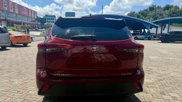 2020 Toyota Highlander — foto 3 / 9