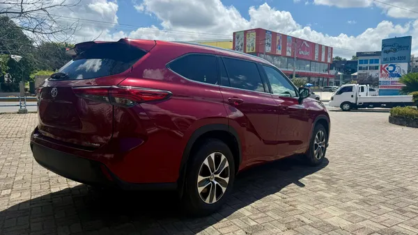 2020 Toyota Highlander — foto 4 / 9
