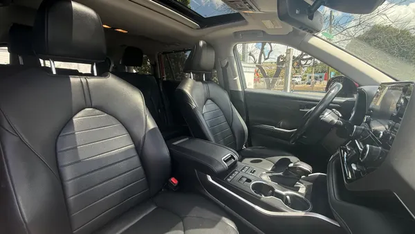 2020 Toyota Highlander — foto 7 / 9