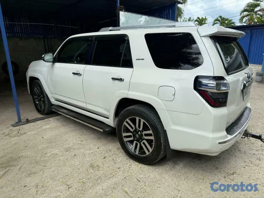 2016 Toyota 4 Runner — foto 3 / 7