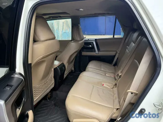 2016 Toyota 4 Runner — foto 6 / 7
