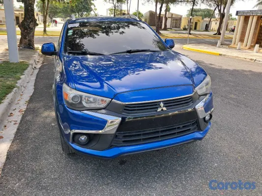 2017 Mitsubishi Outlander — foto 2 / 10