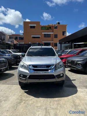 2015 Isuzu Mux — foto 3 / 10
