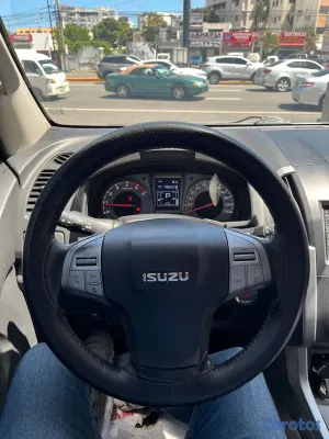 2015 Isuzu Mux — foto 9 / 10