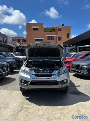 2015 Isuzu Mux — foto 10 / 10