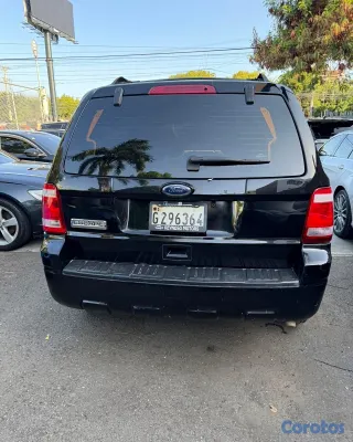 2010 Ford Escape — foto 4 / 9