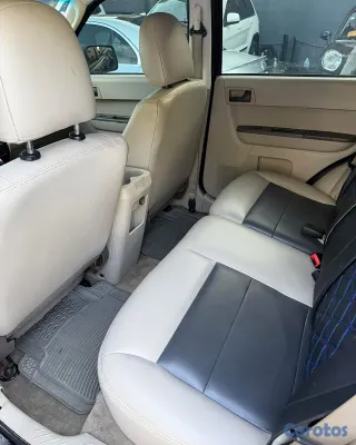 2010 Ford Escape — foto 9 / 9