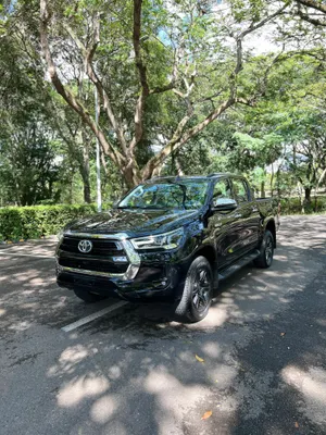 2023 Toyota Hilux — foto 3 / 9