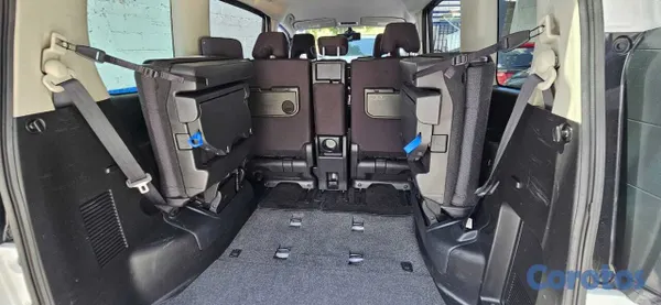 2019 Nissan Serena — foto 9 / 10