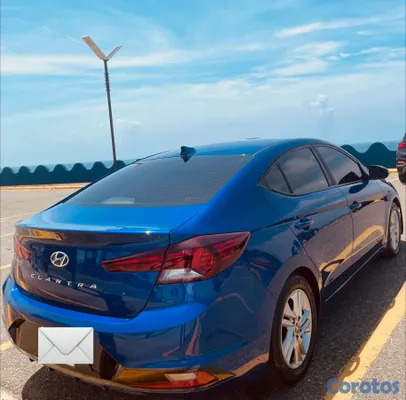 2020 Hyundai Elantra — foto 4 / 7