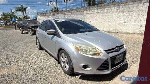 2014 Ford Focus — foto 3 / 5