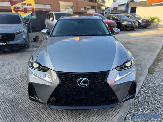 2018 Lexus Is — foto 2 / 9